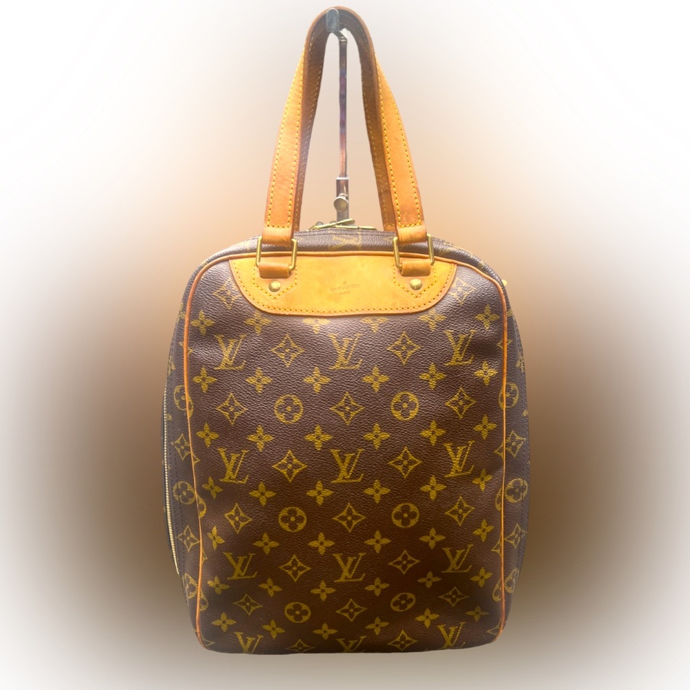 🔥🔥🔥LV Excursion gorgeous bag 🔥🔥🔥
